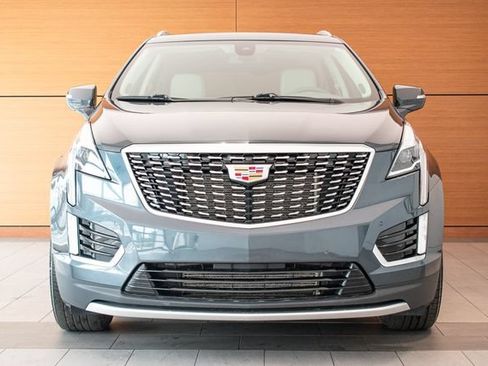 Used 2020 Cadillac XT5 Premium Luxury AWD/4WD image 2