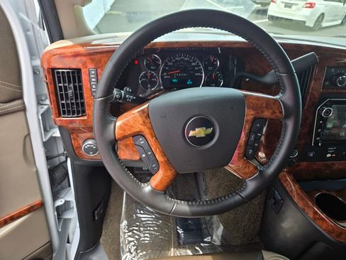 Used 2022 Chevrolet Express 2500 w/ Enhanced Convenience Package image 15