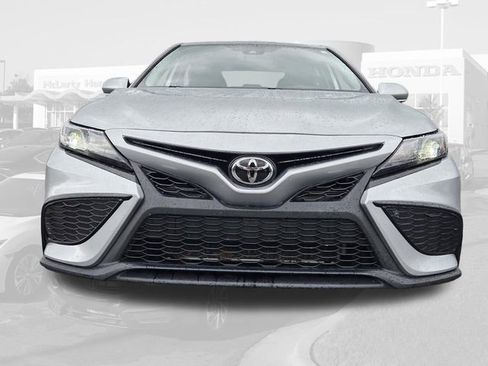 Used 2024 Toyota Camry SE FWD image 8