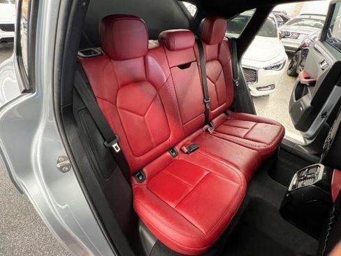Used 2018 Porsche Macan AWD/4WD image 13