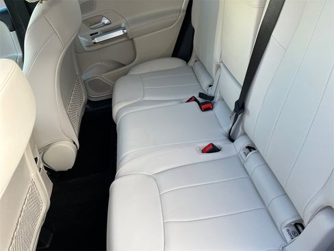 Certified 2025 Mercedes-Benz GLB 250 4MATIC image 13