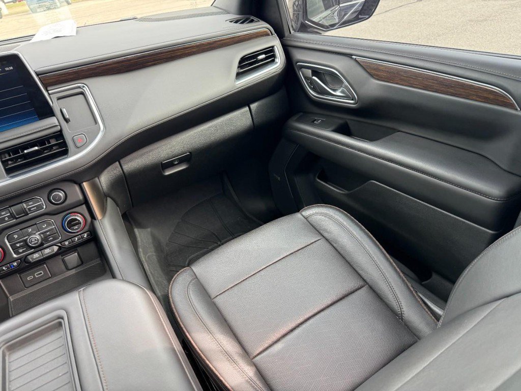 Used 2023 Chevrolet Tahoe High Country AWD/4WD image 19