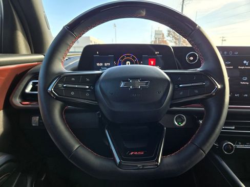 Used 2025 Chevrolet Traverse RS image 15