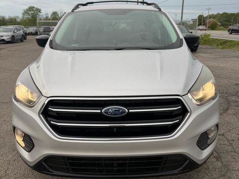 Used 2017 Ford Escape SE w/ SE Sport Appearance Package AWD/4WD image 16