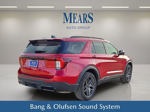 Used 2025 Ford Explorer ST-Line w/ ST-Line Street Pack image 6