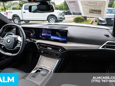 Used 2025 BMW 330i Sedan image 30