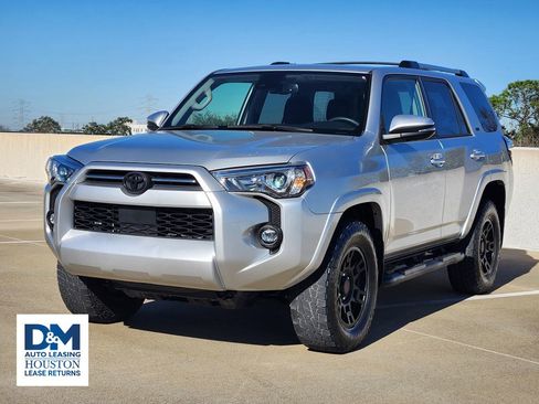 Used 2022 Toyota 4Runner SR5 Premium image 3