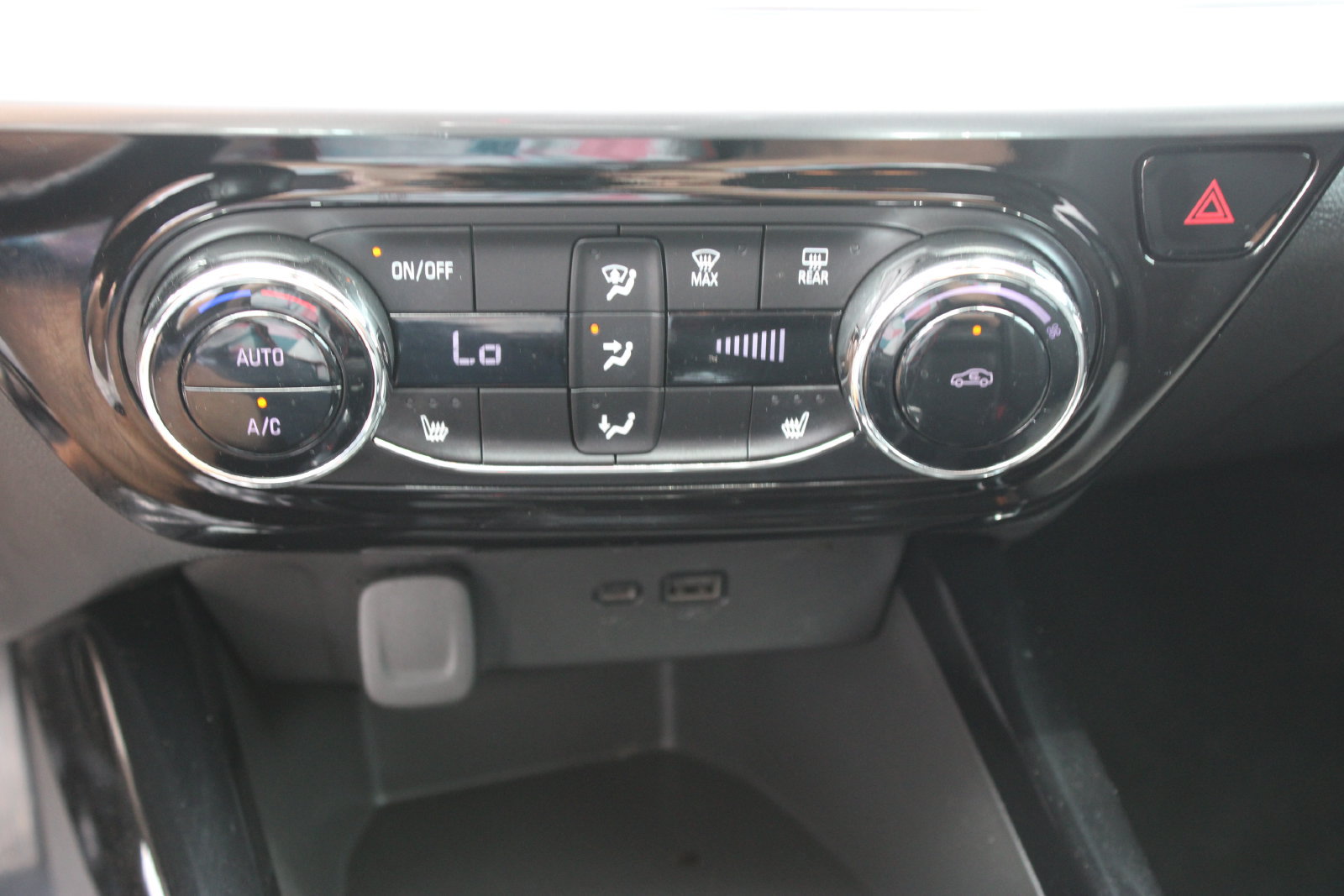 Used 2024 Chevrolet Trax LT w/ Driver Confidence Package FWD image 17