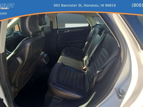 Used 2016 Ford Fusion SE w/ Equipment Group 202A FWD image 10