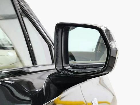 Used 2023 Cadillac XT6 Sport w/ Platinum Package image 37