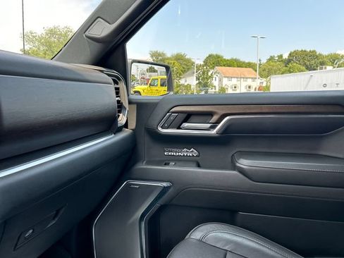 Used 2024 Chevrolet Silverado 1500 High Country w/ Technology Package AWD/4WD image 20
