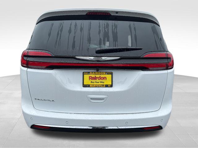 New 2026 Chrysler Pacifica Select FWD image 6