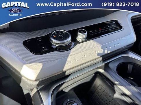 Certified 2025 Ford Expedition Active image 31