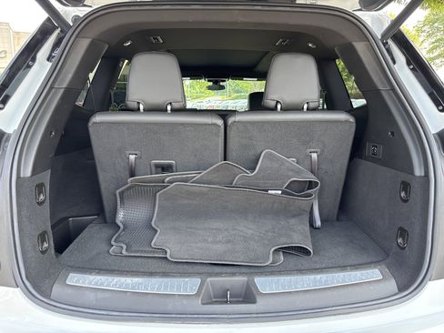 Used 2024 Cadillac XT6 Luxury w/ LPO, Floor Liner Package image 35