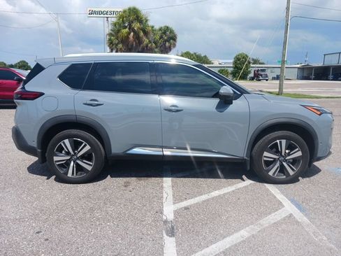 Used 2023 Nissan Rogue SL w/ SL Premium Package FWD image 2
