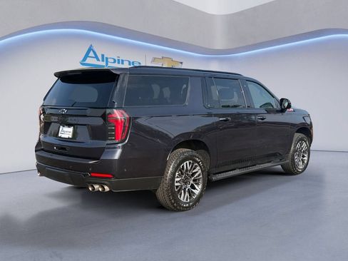 Used 2025 Chevrolet Suburban Z71 AWD/4WD image 5