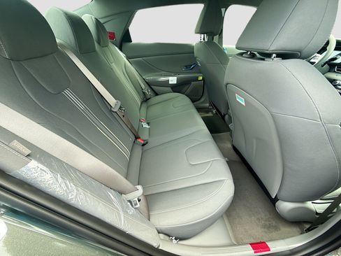 New 2026 Hyundai Elantra Hybrid FWD image 19