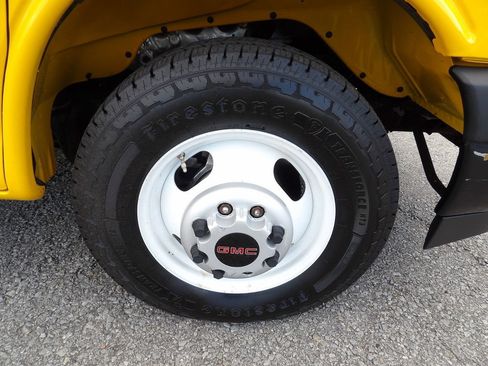 Used 2021 GMC Savana 3500 Extended w/ Power Convenience Package image 49