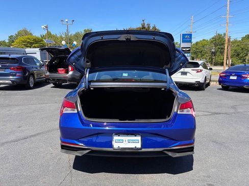 Used 2023 Hyundai Elantra SEL w/ Convenience Package FWD image 11