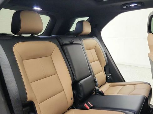 Used 2024 Chevrolet Equinox Premier FWD image 40