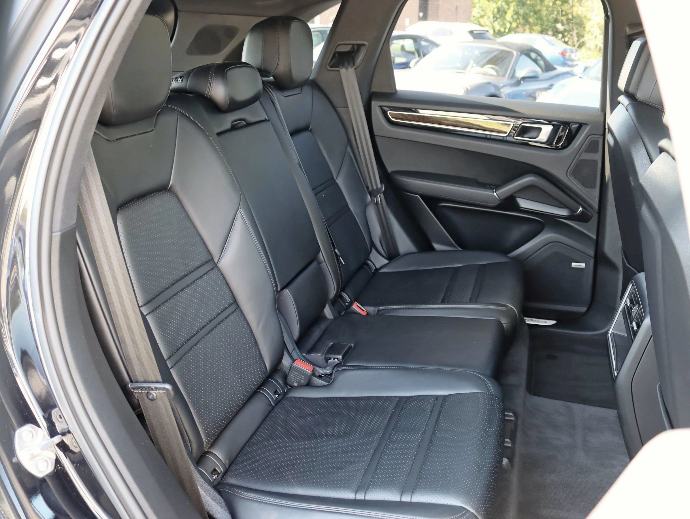 Used 2020 Porsche Cayenne AWD/4WD image 30