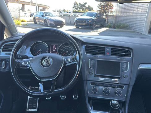 Used 2017 Volkswagen Golf Alltrack SE image 9