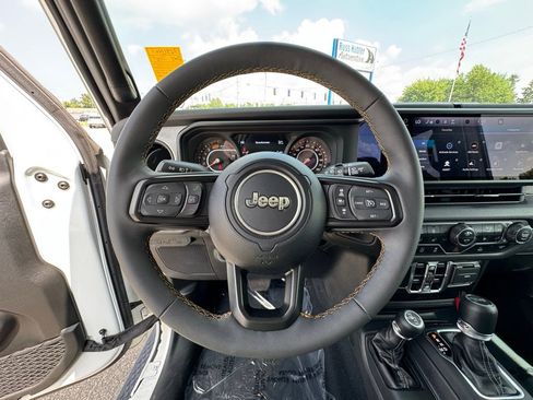 Used 2024 Jeep Wrangler Sport S image 21