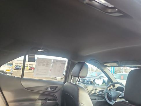 Used 2023 Chevrolet Equinox RS image 16