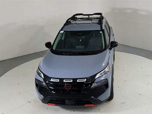 Used 2025 Nissan Rogue SV image 14