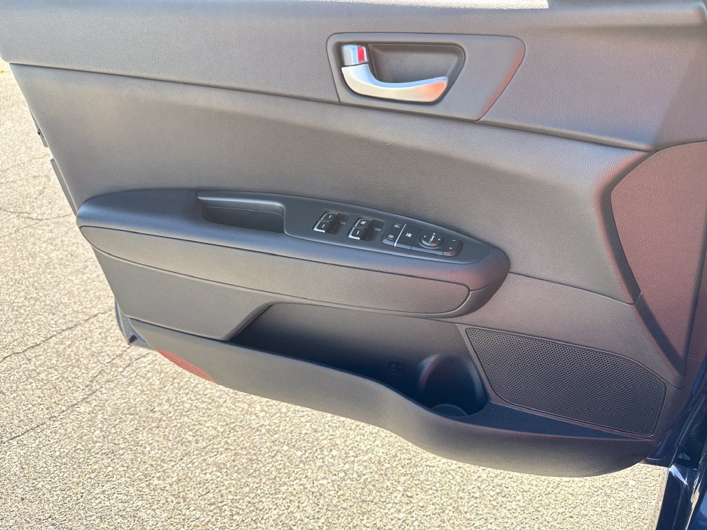 Used 2017 Kia Optima LX FWD image 26