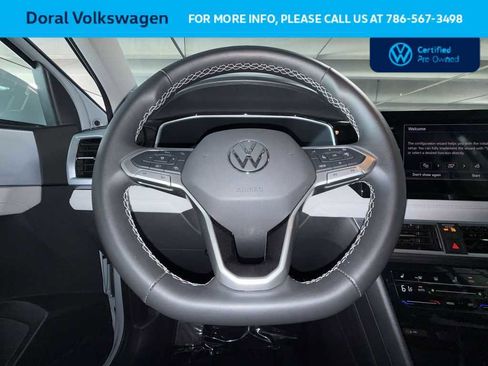 Used 2025 Volkswagen Taos SE FWD image 15