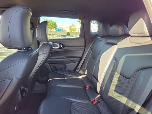 New 2026 Jeep Compass Latitude image 11