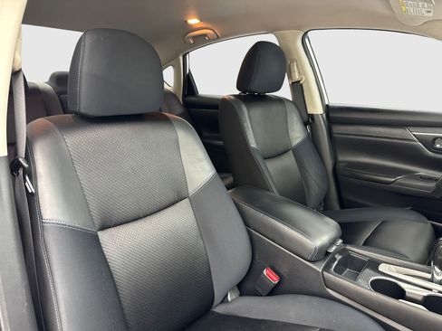 Used 2017 Nissan Altima 2.5 SR w/ Midnight Edition Package FWD image 36