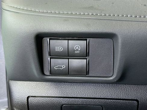 Certified 2025 Toyota Highlander XSE image 11