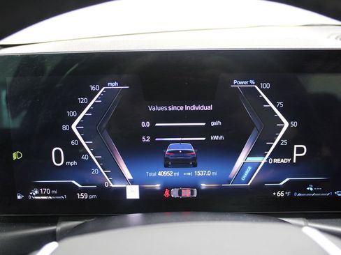 Used 2024 BMW 330e image 32