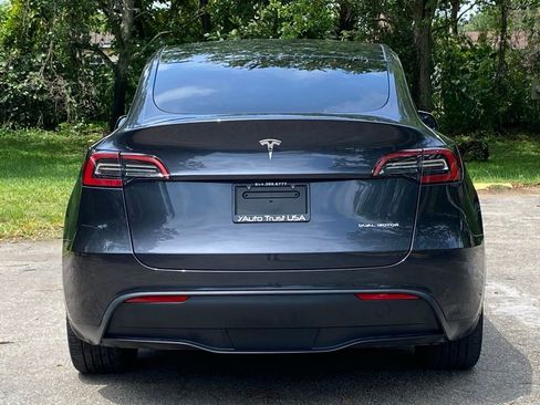 Used 2024 Tesla Model Y Long Range AWD/4WD image 8