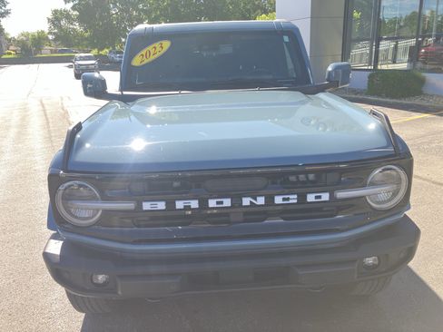 Used 2023 Ford Bronco Outer Banks AWD/4WD image 2