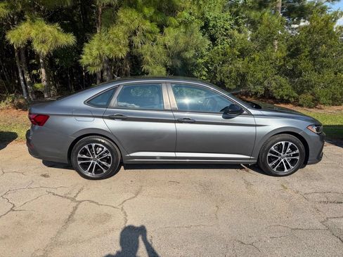 Used 2025 Volkswagen Jetta Sport FWD image 8