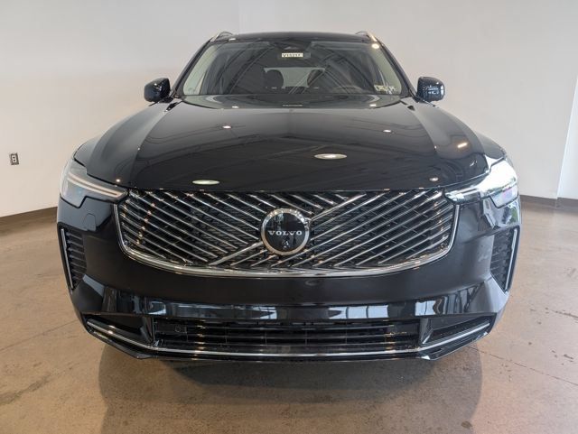 Used 2026 Volvo XC90 B6 Plus w/ Protection Package Premier AWD/4WD image 2