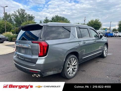 Used 2022 GMC Yukon XL Denali w/ Denali Ultimate Package AWD/4WD image 8
