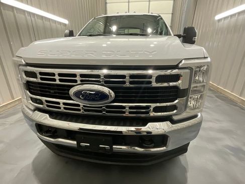 Used 2023 Ford F350 XLT AWD/4WD image 2