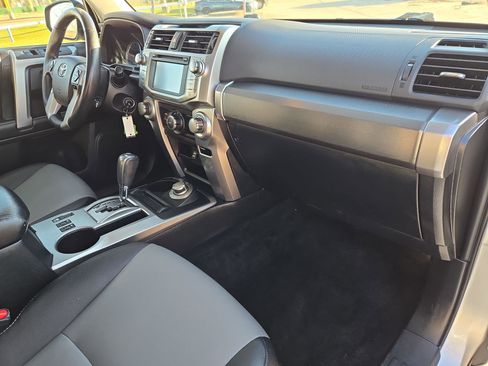 Used 2018 Toyota 4Runner SR5 Premium AWD/4WD image 31