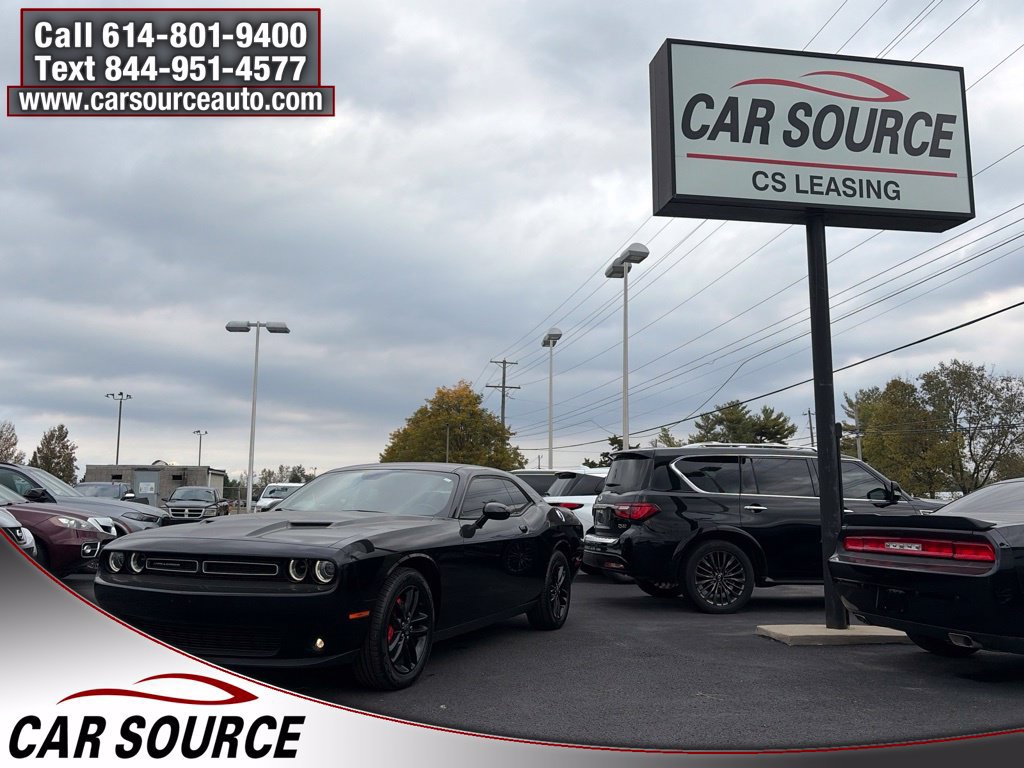 Used 2019 Dodge Challenger SXT AWD/4WD image 1