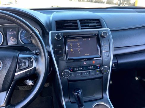Used 2016 Toyota Camry XLE image 6