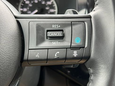 Used 2024 Nissan Pathfinder SV AWD/4WD image 21