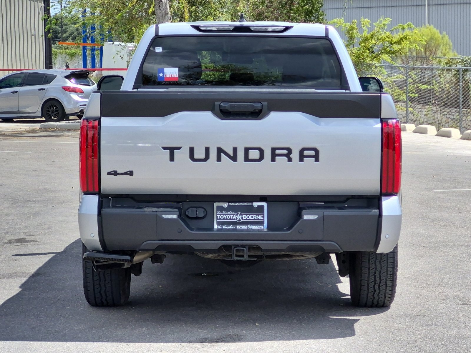 Used 2023 Toyota Tundra SR5 w/ SR5 Convenience Package AWD/4WD image 4