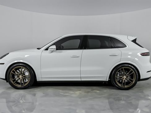 Used 2019 Porsche Cayenne Turbo image 8