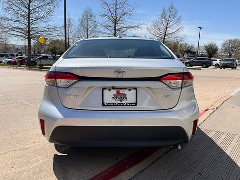 Used 2025 Toyota Corolla LE image 8