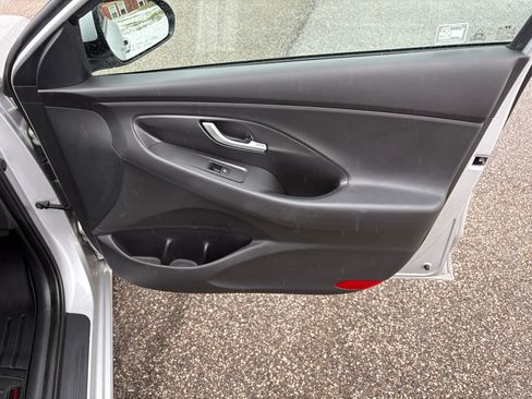 Used 2018 Hyundai Elantra GT image 23