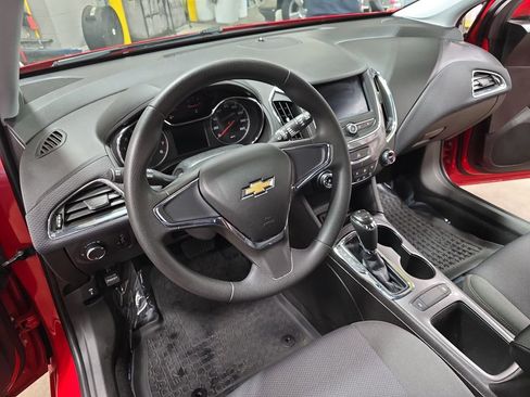 Certified 2019 Chevrolet Cruze LS FWD image 15
